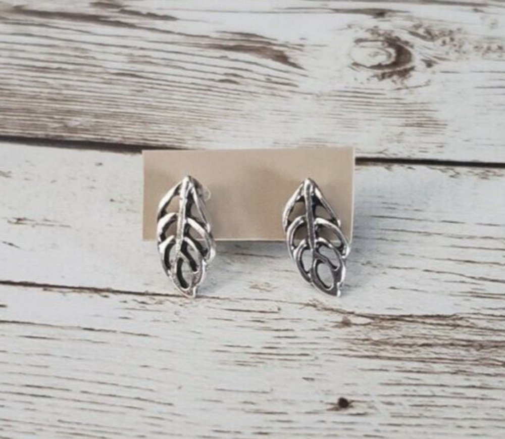 Silver Tone Small Leaf Stud Earrings - Brand New